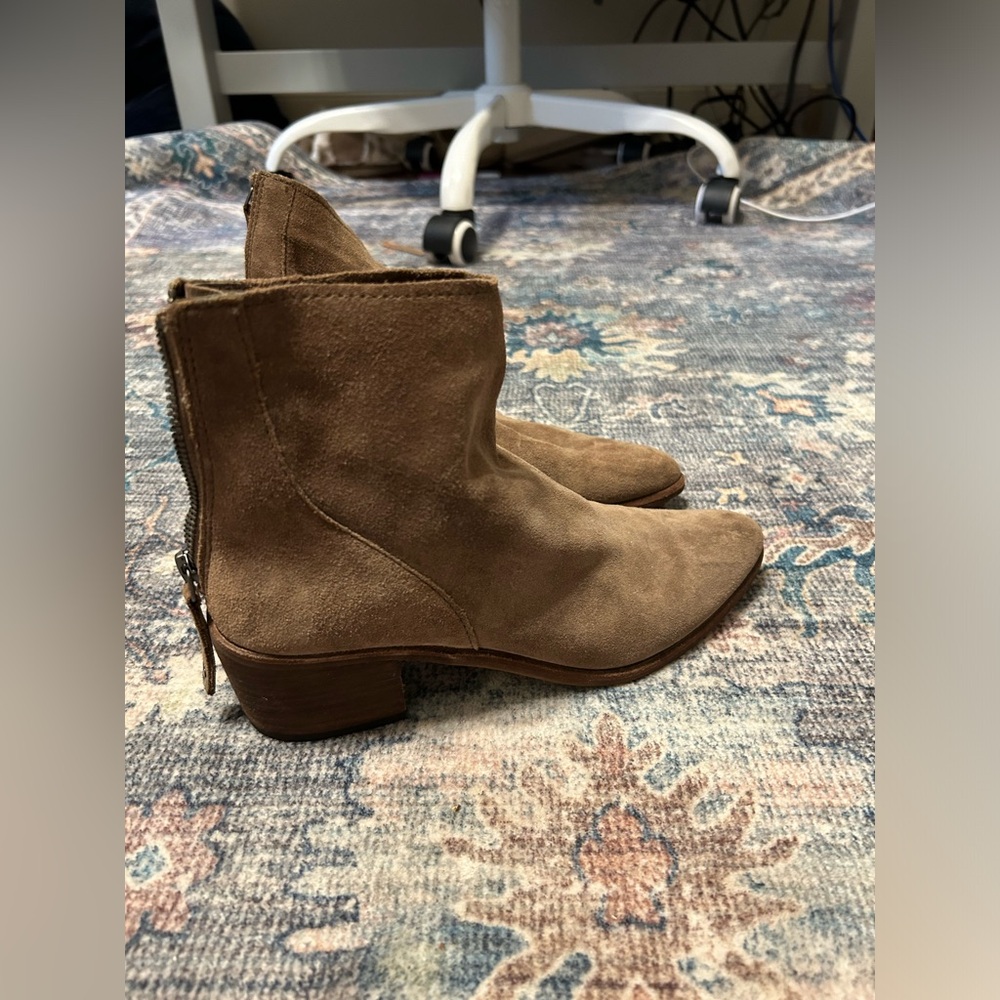 Dolce vita suede boots